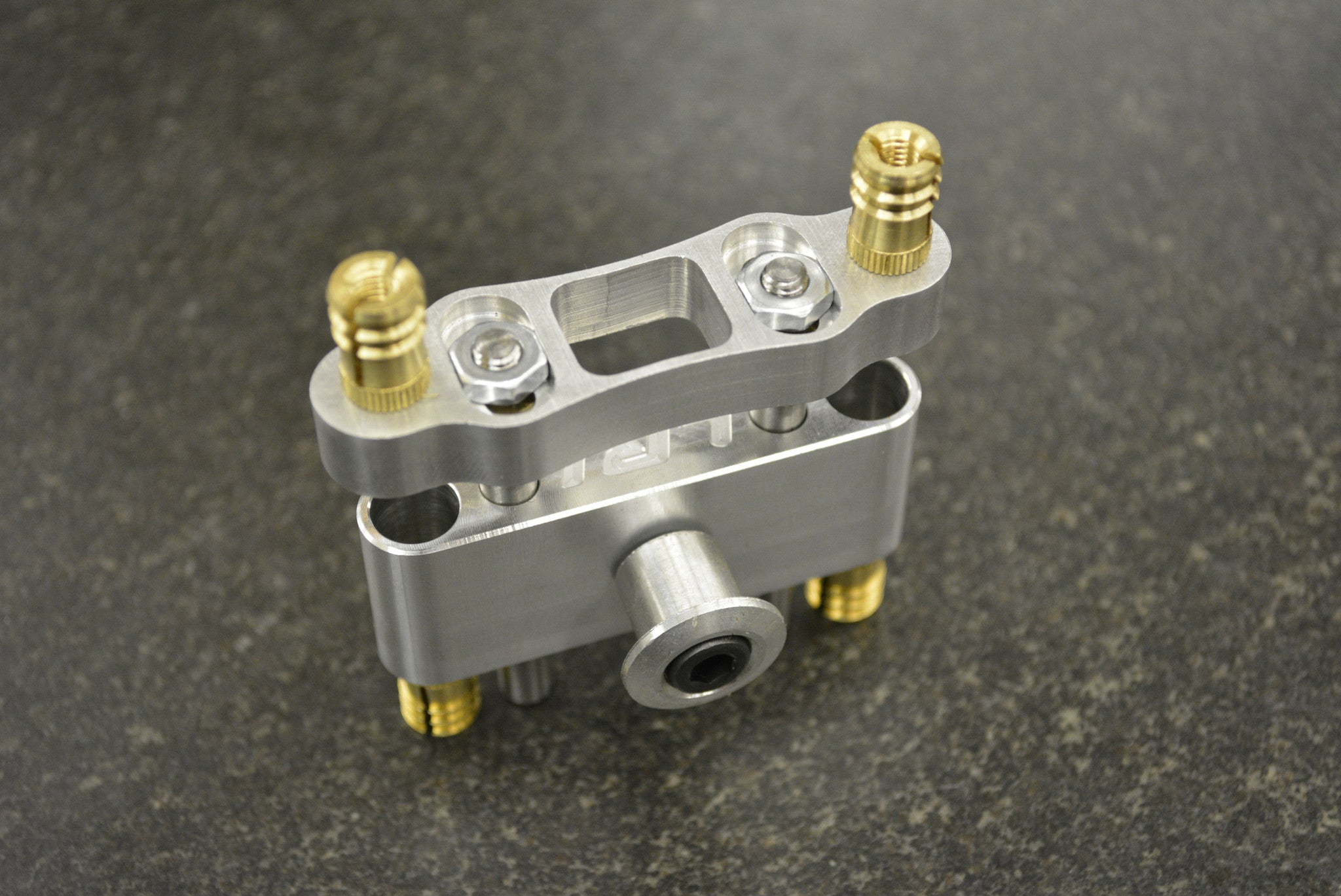 3.9 ULTACH Cheek hardware - Image 2